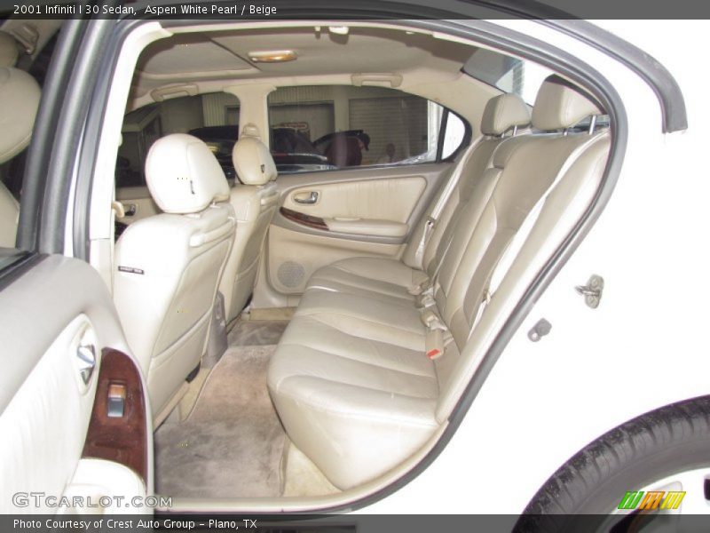 Aspen White Pearl / Beige 2001 Infiniti I 30 Sedan