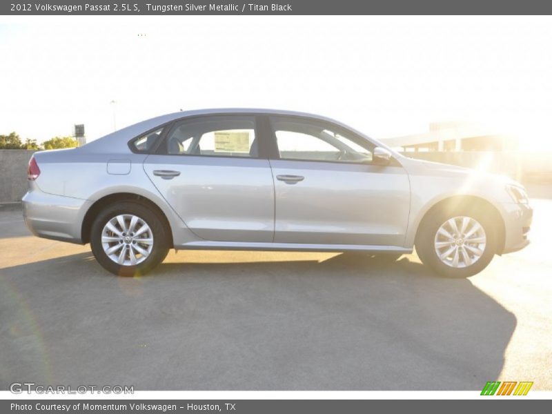 Tungsten Silver Metallic / Titan Black 2012 Volkswagen Passat 2.5L S