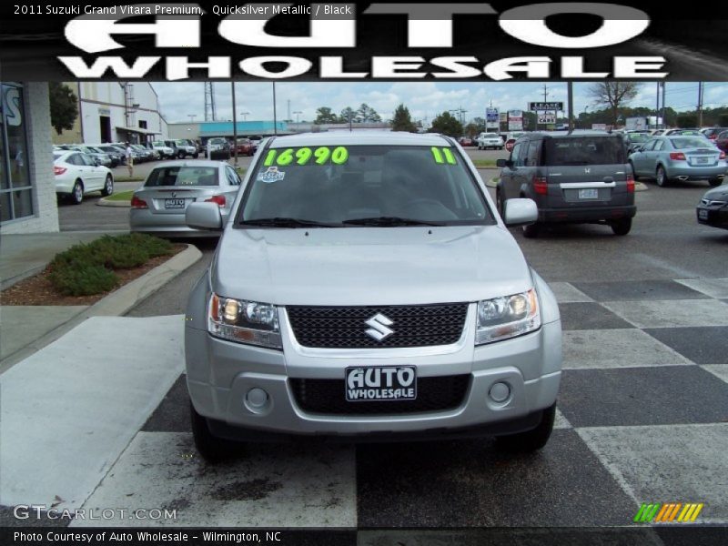Quicksilver Metallic / Black 2011 Suzuki Grand Vitara Premium