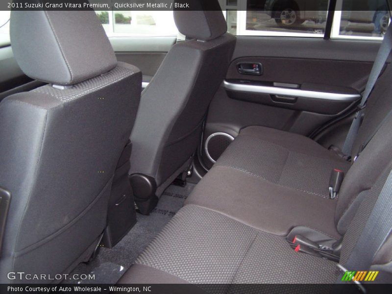 Quicksilver Metallic / Black 2011 Suzuki Grand Vitara Premium