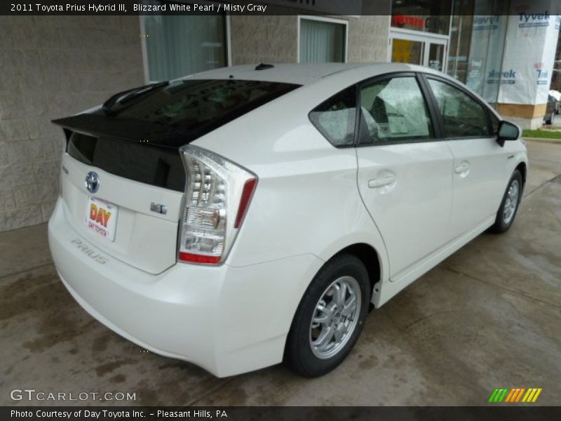 Blizzard White Pearl / Misty Gray 2011 Toyota Prius Hybrid III