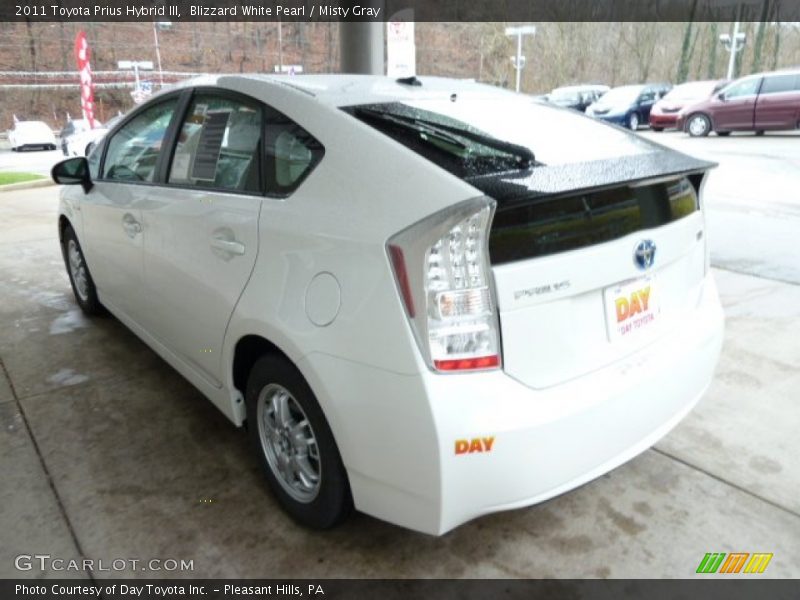 Blizzard White Pearl / Misty Gray 2011 Toyota Prius Hybrid III