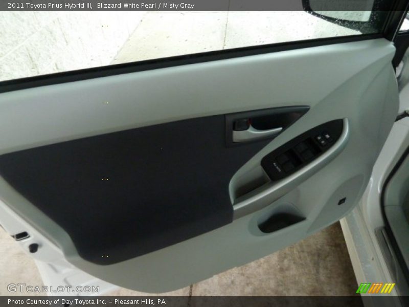 Blizzard White Pearl / Misty Gray 2011 Toyota Prius Hybrid III