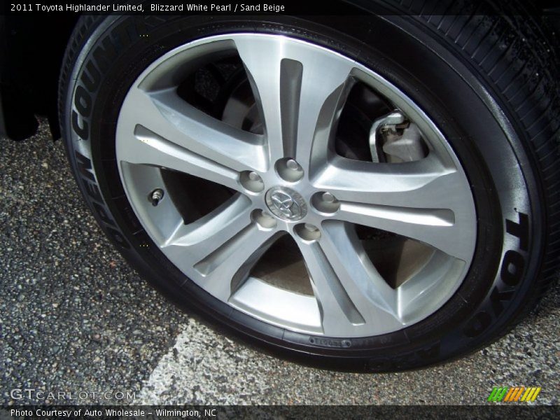 Blizzard White Pearl / Sand Beige 2011 Toyota Highlander Limited