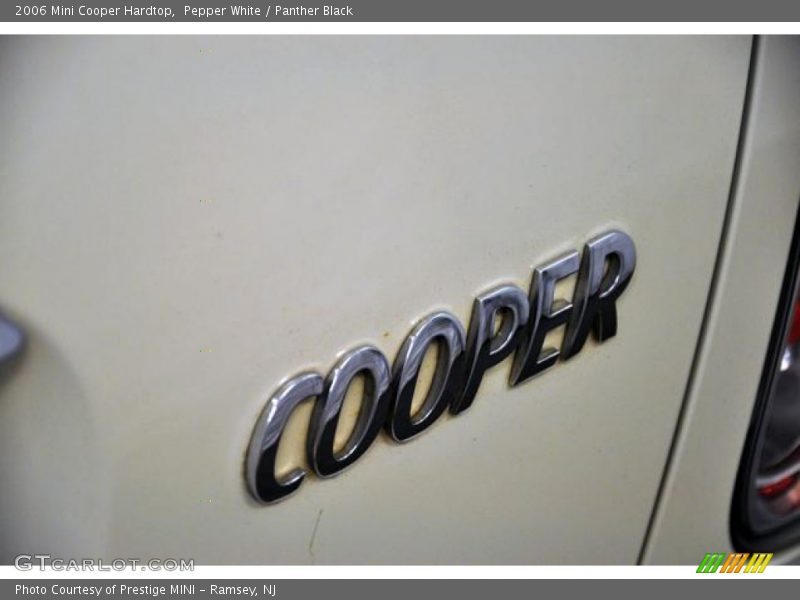 Pepper White / Panther Black 2006 Mini Cooper Hardtop