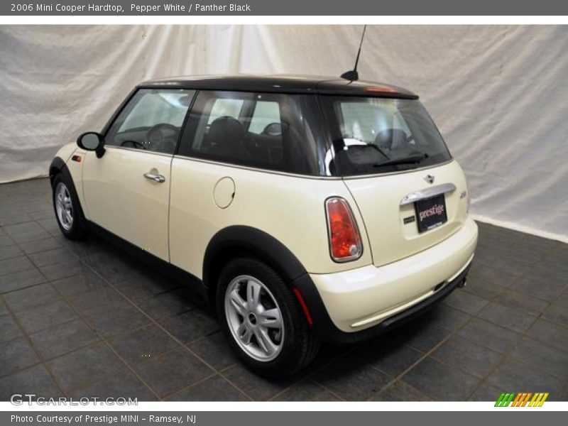 Pepper White / Panther Black 2006 Mini Cooper Hardtop