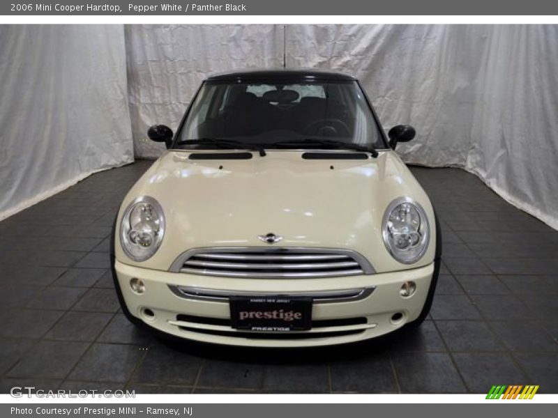 Pepper White / Panther Black 2006 Mini Cooper Hardtop