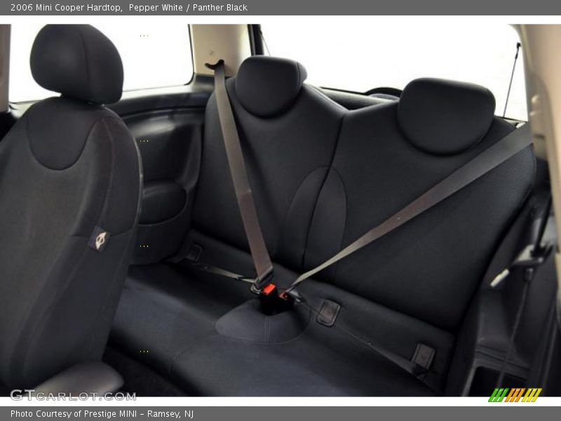 Pepper White / Panther Black 2006 Mini Cooper Hardtop