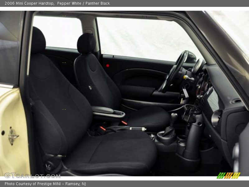 Pepper White / Panther Black 2006 Mini Cooper Hardtop