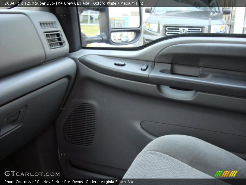 Oxford White / Medium Flint 2004 Ford F250 Super Duty FX4 Crew Cab 4x4