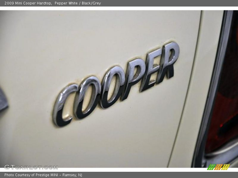 Pepper White / Black/Grey 2009 Mini Cooper Hardtop