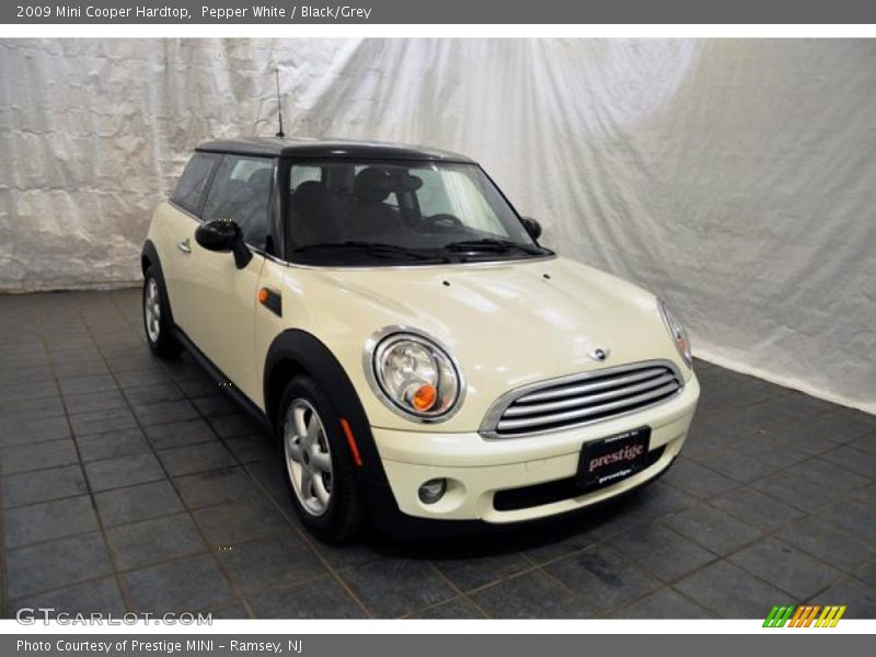 Pepper White / Black/Grey 2009 Mini Cooper Hardtop