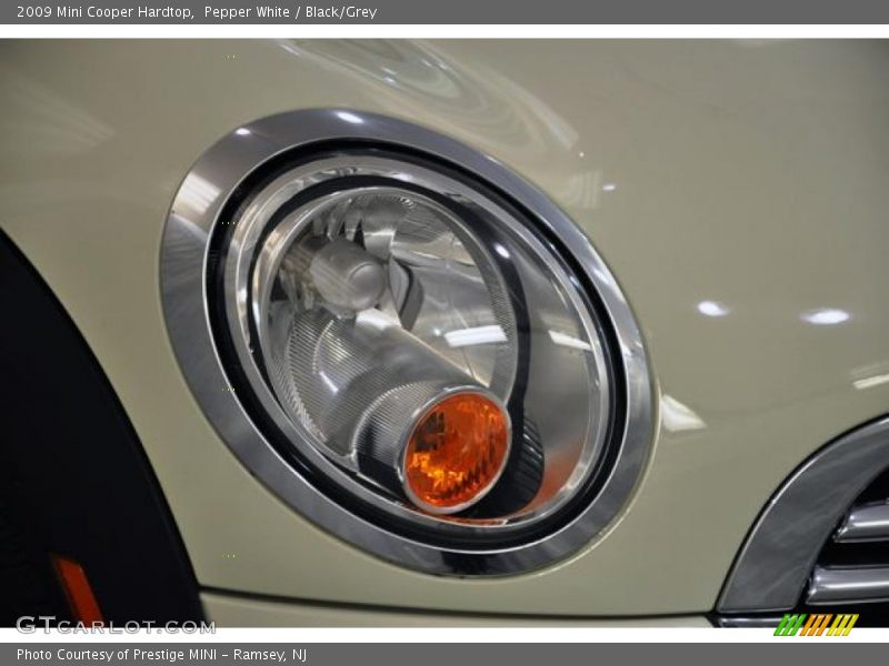 Pepper White / Black/Grey 2009 Mini Cooper Hardtop