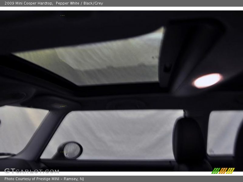Pepper White / Black/Grey 2009 Mini Cooper Hardtop