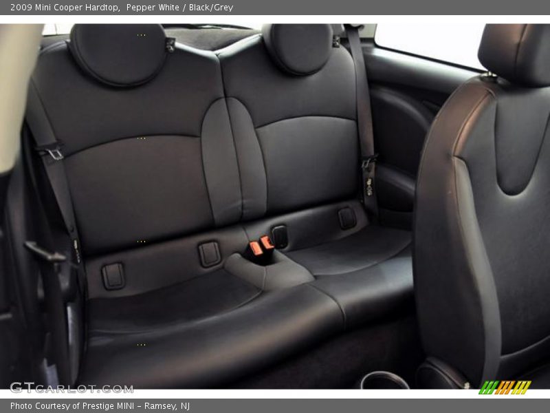 Pepper White / Black/Grey 2009 Mini Cooper Hardtop