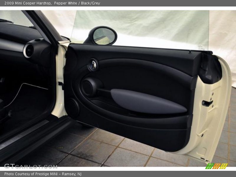Pepper White / Black/Grey 2009 Mini Cooper Hardtop