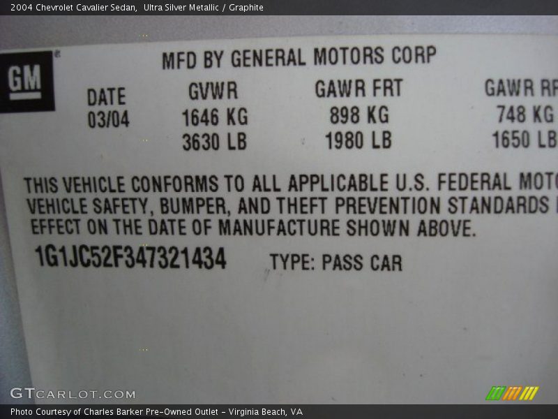 Ultra Silver Metallic / Graphite 2004 Chevrolet Cavalier Sedan