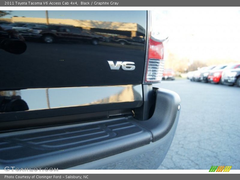 Black / Graphite Gray 2011 Toyota Tacoma V6 Access Cab 4x4