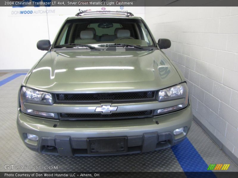 Silver Green Metallic / Light Cashmere 2004 Chevrolet TrailBlazer LT 4x4
