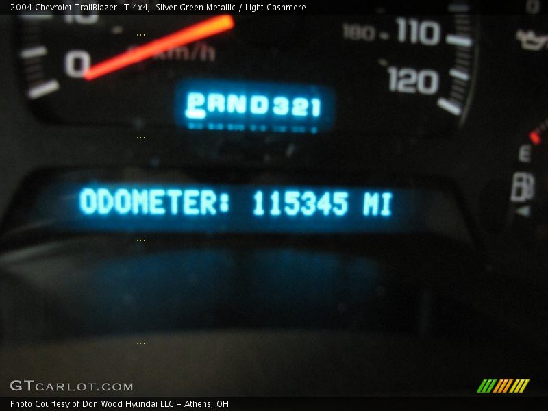 Silver Green Metallic / Light Cashmere 2004 Chevrolet TrailBlazer LT 4x4