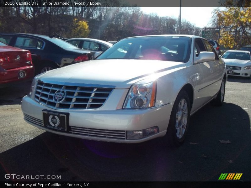 White Diamond Tri-coat / Ebony 2010 Cadillac DTS