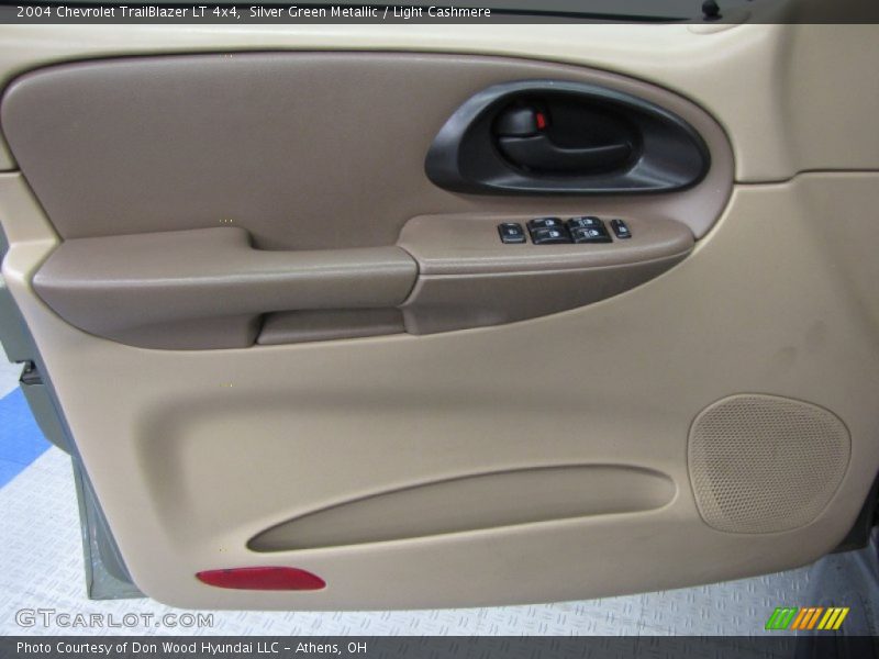 Silver Green Metallic / Light Cashmere 2004 Chevrolet TrailBlazer LT 4x4