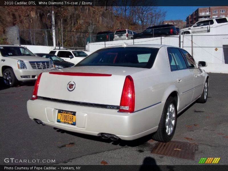 White Diamond Tri-coat / Ebony 2010 Cadillac DTS