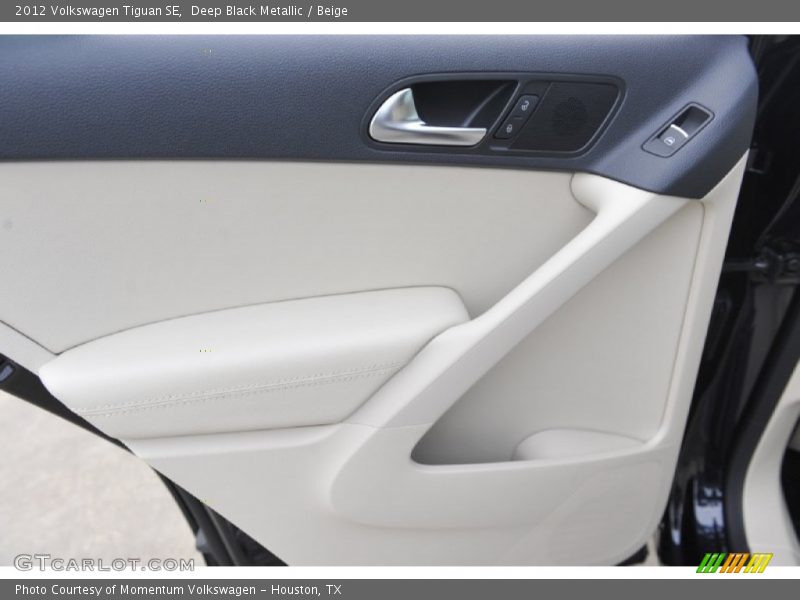 Deep Black Metallic / Beige 2012 Volkswagen Tiguan SE