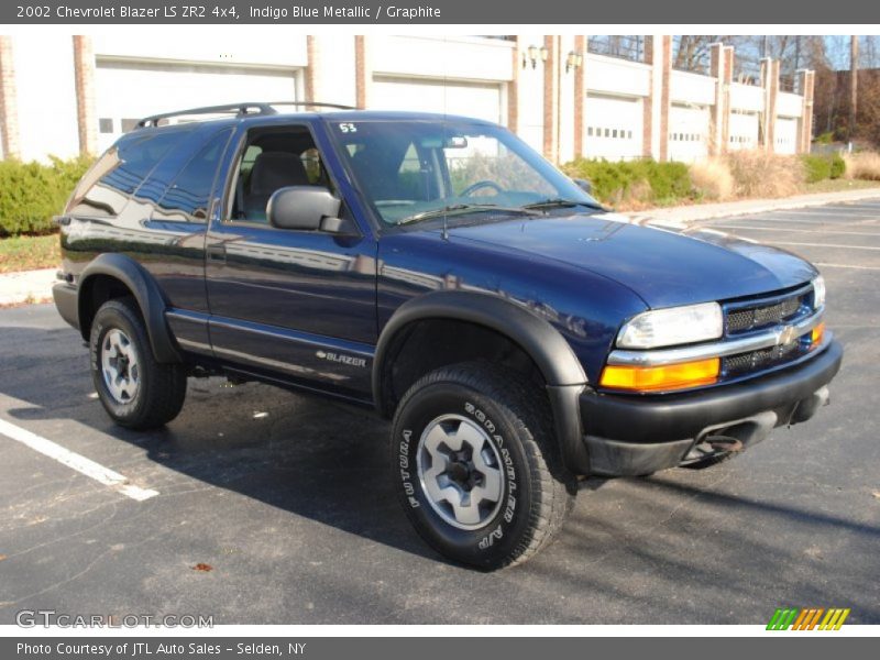Front 3/4 View of 2002 Blazer LS ZR2 4x4