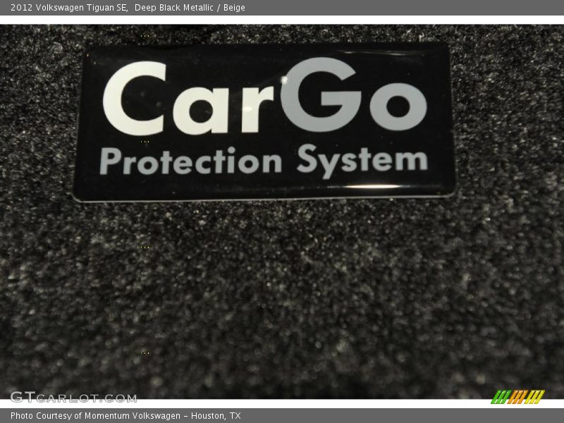 Deep Black Metallic / Beige 2012 Volkswagen Tiguan SE