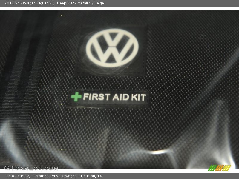 Deep Black Metallic / Beige 2012 Volkswagen Tiguan SE