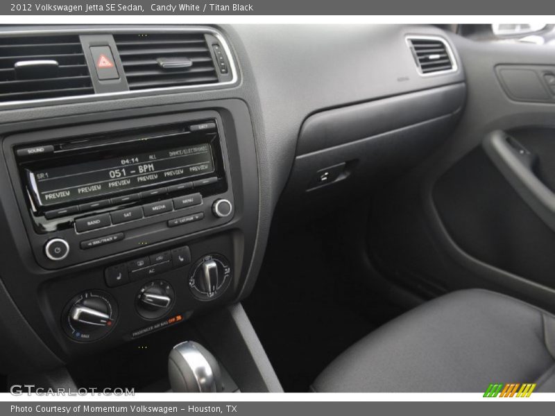 Candy White / Titan Black 2012 Volkswagen Jetta SE Sedan
