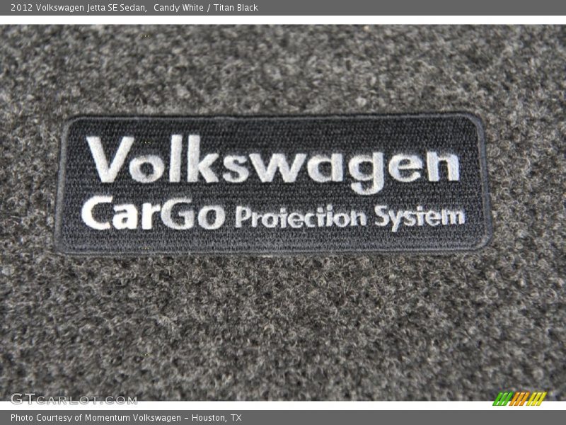 Candy White / Titan Black 2012 Volkswagen Jetta SE Sedan