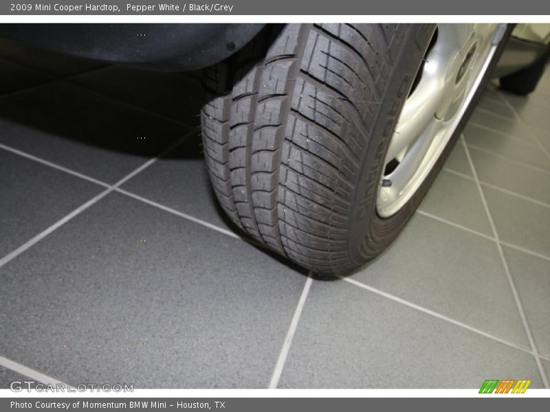 Pepper White / Black/Grey 2009 Mini Cooper Hardtop