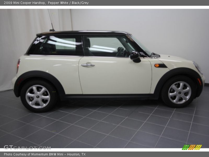 Pepper White / Black/Grey 2009 Mini Cooper Hardtop