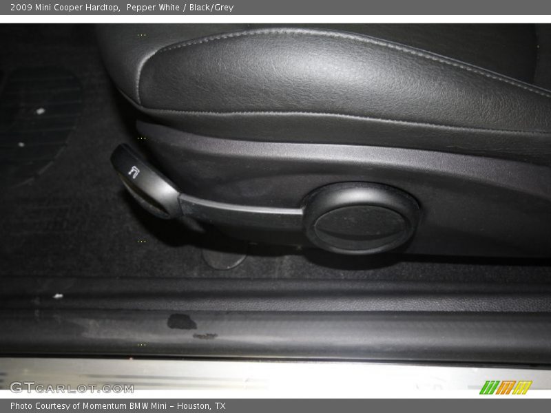 Pepper White / Black/Grey 2009 Mini Cooper Hardtop