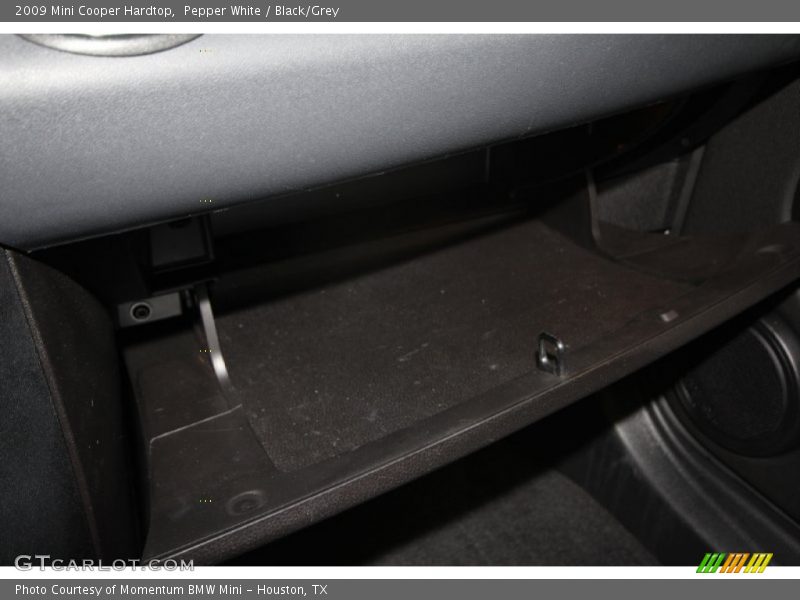 Pepper White / Black/Grey 2009 Mini Cooper Hardtop