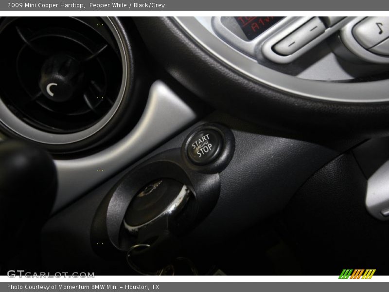 Pepper White / Black/Grey 2009 Mini Cooper Hardtop
