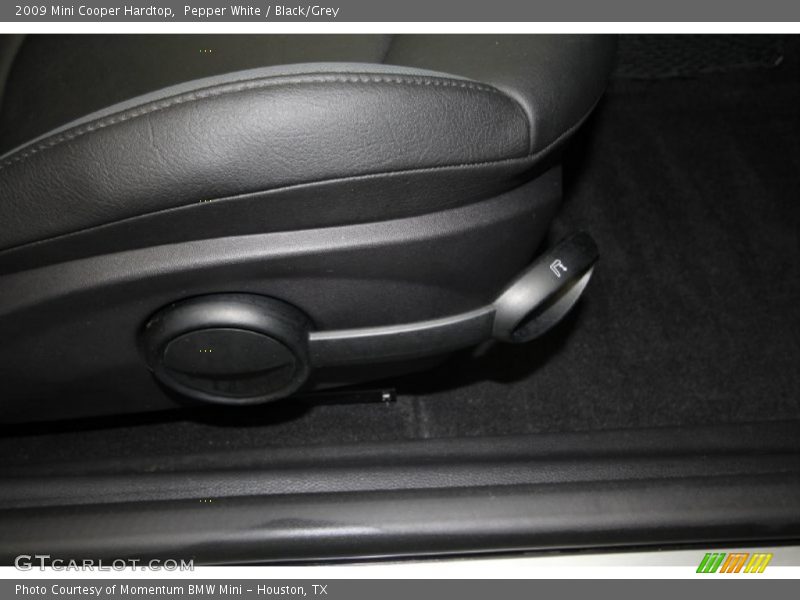 Pepper White / Black/Grey 2009 Mini Cooper Hardtop