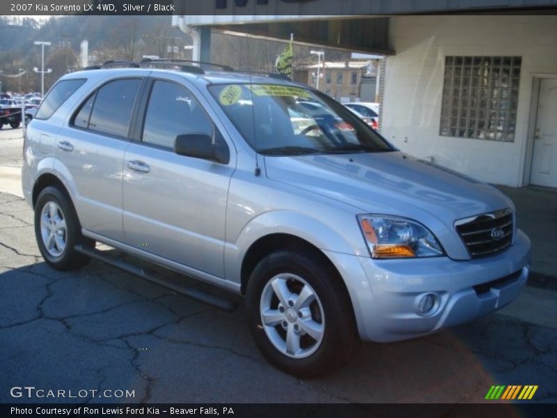 Silver / Black 2007 Kia Sorento LX 4WD