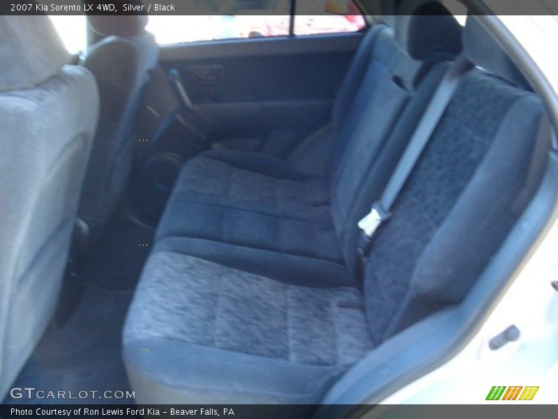 Silver / Black 2007 Kia Sorento LX 4WD
