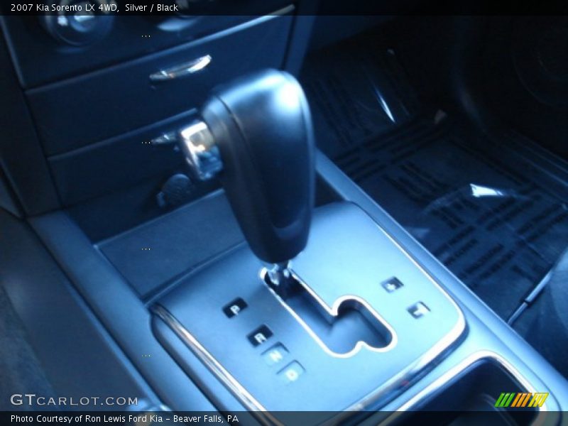 Silver / Black 2007 Kia Sorento LX 4WD