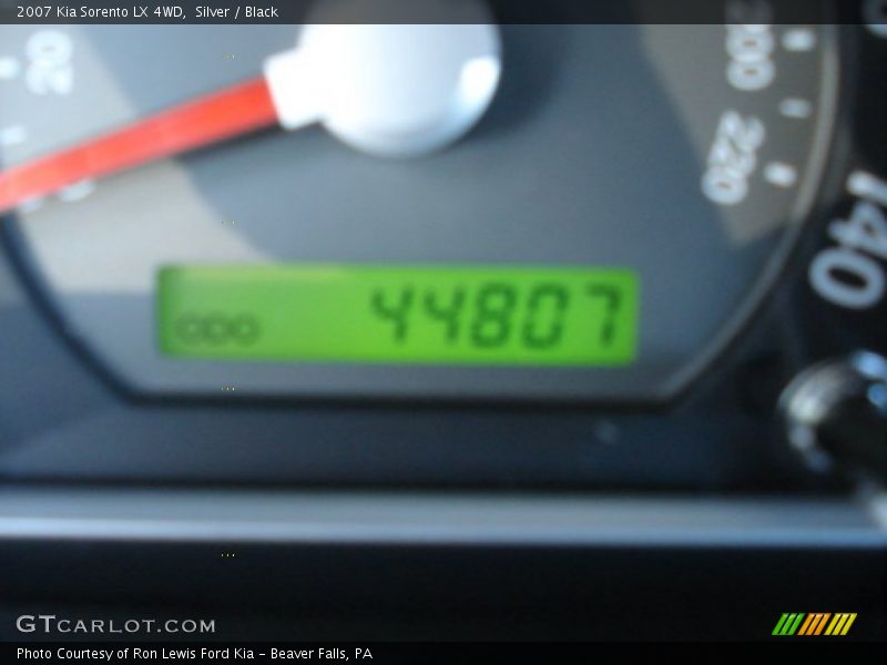 Silver / Black 2007 Kia Sorento LX 4WD