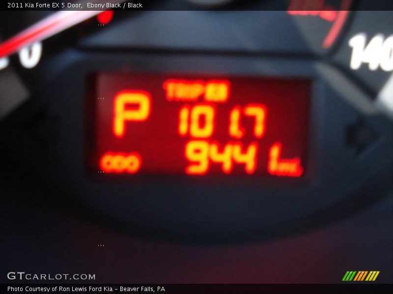 Ebony Black / Black 2011 Kia Forte EX 5 Door