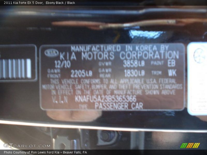 Ebony Black / Black 2011 Kia Forte EX 5 Door