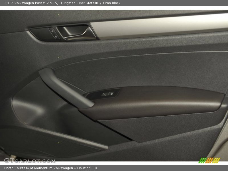 Tungsten Silver Metallic / Titan Black 2012 Volkswagen Passat 2.5L S