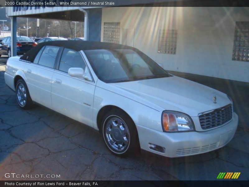 White Diamond / Neutral Shale 2000 Cadillac DeVille Sedan