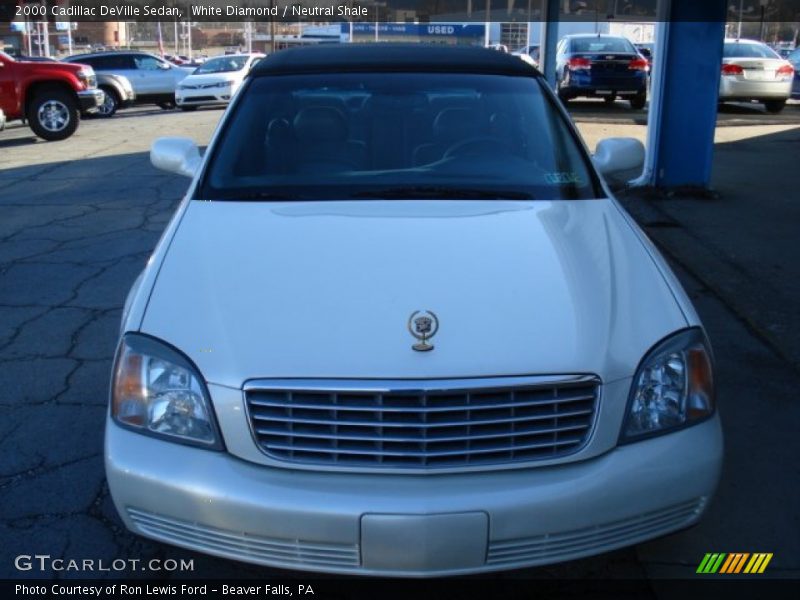White Diamond / Neutral Shale 2000 Cadillac DeVille Sedan