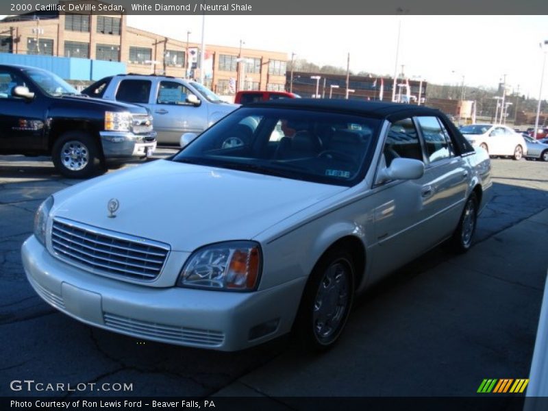 White Diamond / Neutral Shale 2000 Cadillac DeVille Sedan