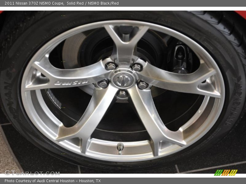 RAYS 5-spoke NISMO super-lightweight forged alloy wheels, Rear - 2011 Nissan 370Z NISMO Coupe